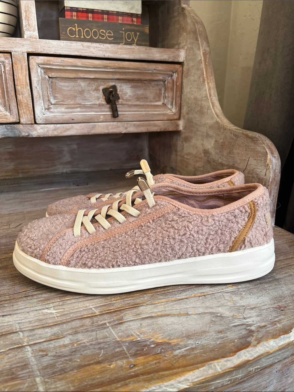 🤍 Hey Dude Karina Sherpa Sneakers Size 7 Tuscany Pink